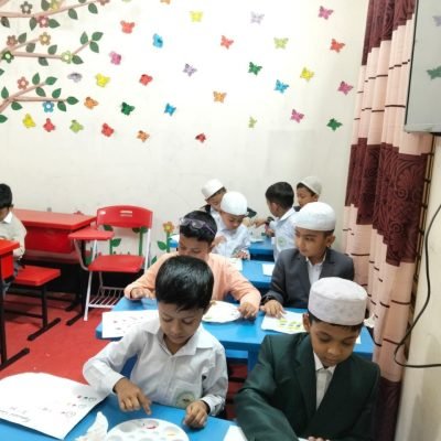 Home class photo (7)